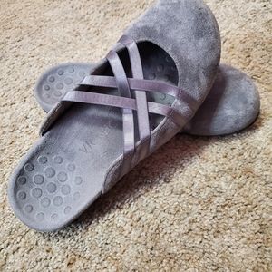 Vionic Claire mule in grey size 9